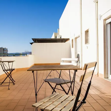 Wakeup Triplex House Hostel Faro