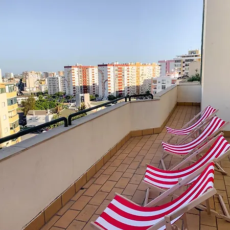 旅馆 Wakeup Triplex House 法鲁区