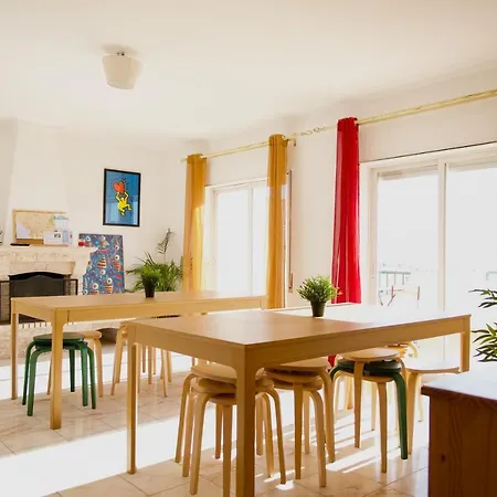 Wakeup Triplex House Hostel Faro