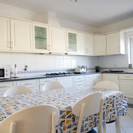 Wakeup Triplex House * FAO